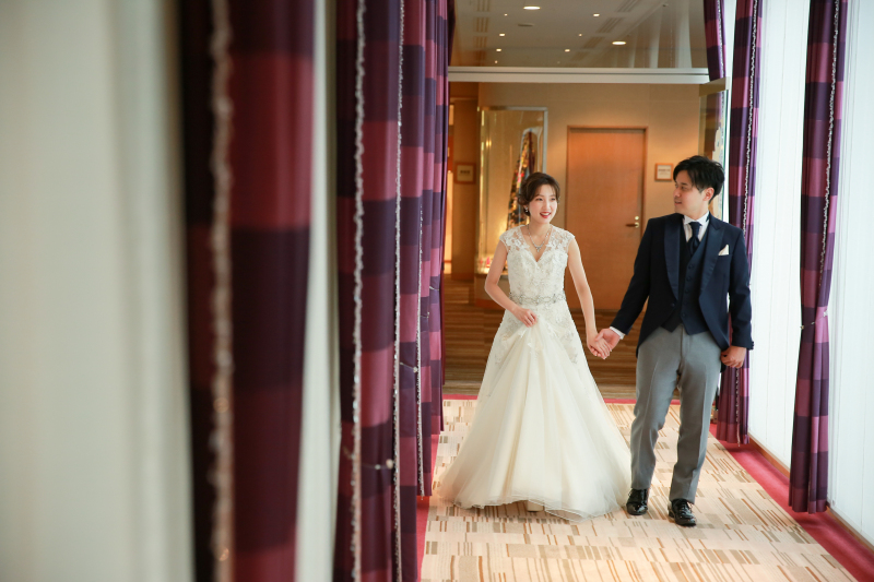 チャペルへ向かうおふたり