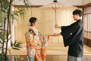 屋内庭園で和装撮影