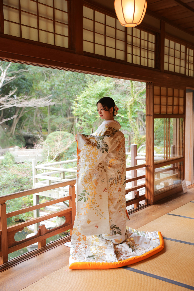 ご新婦様の後ろ姿
