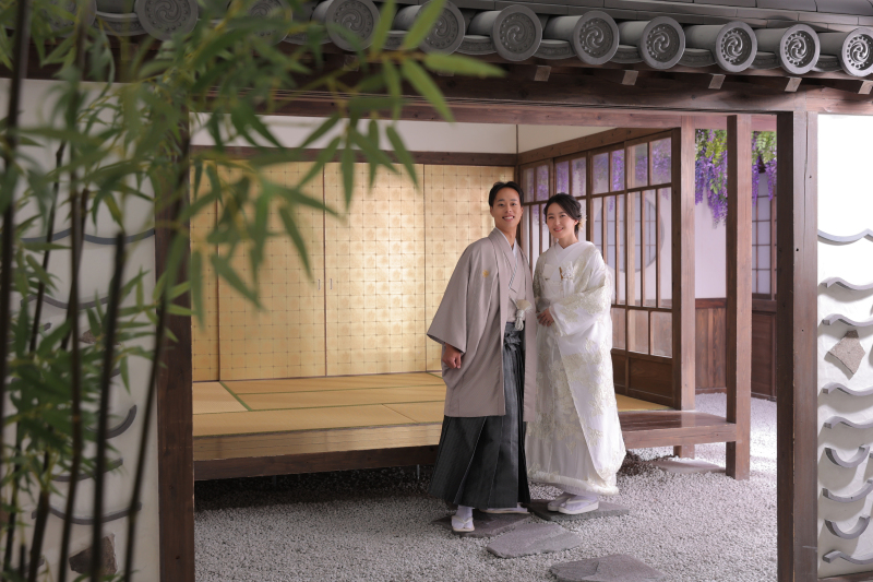 屋内庭園スタジオでふたり寄り添って♪