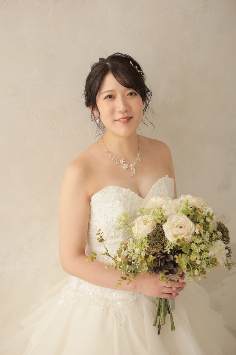 洋装の新婦さん