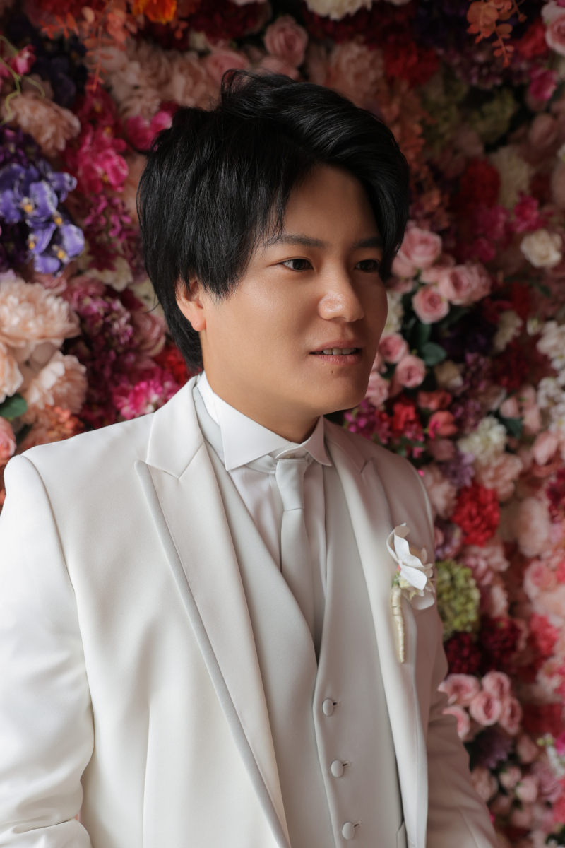 ご新婦様を見つめるご新郎様の笑顔