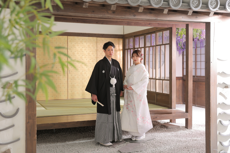 屋内庭園スタジオで白無垢・黒紋付で撮影♪