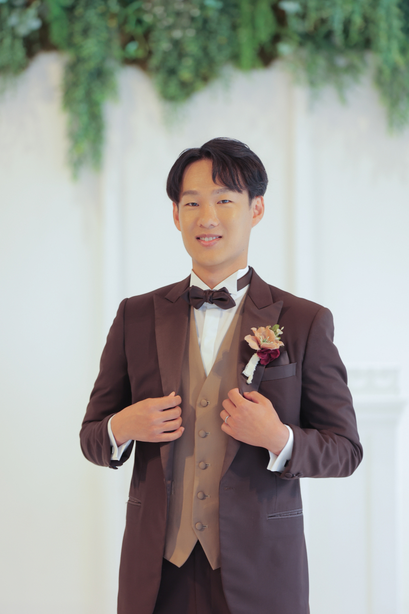 タキシードがとてもお似合いのご新郎様。