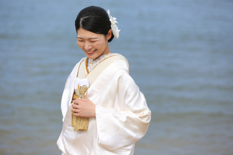 白無垢と海