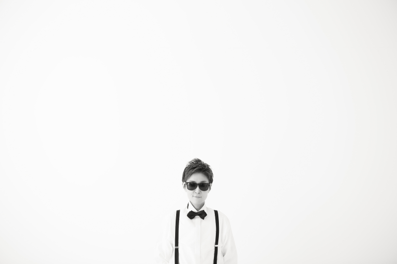 ジャケットを脱いで