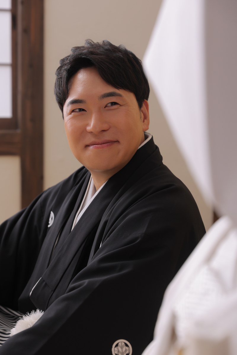 ご新婦様を見つめるご新郎様