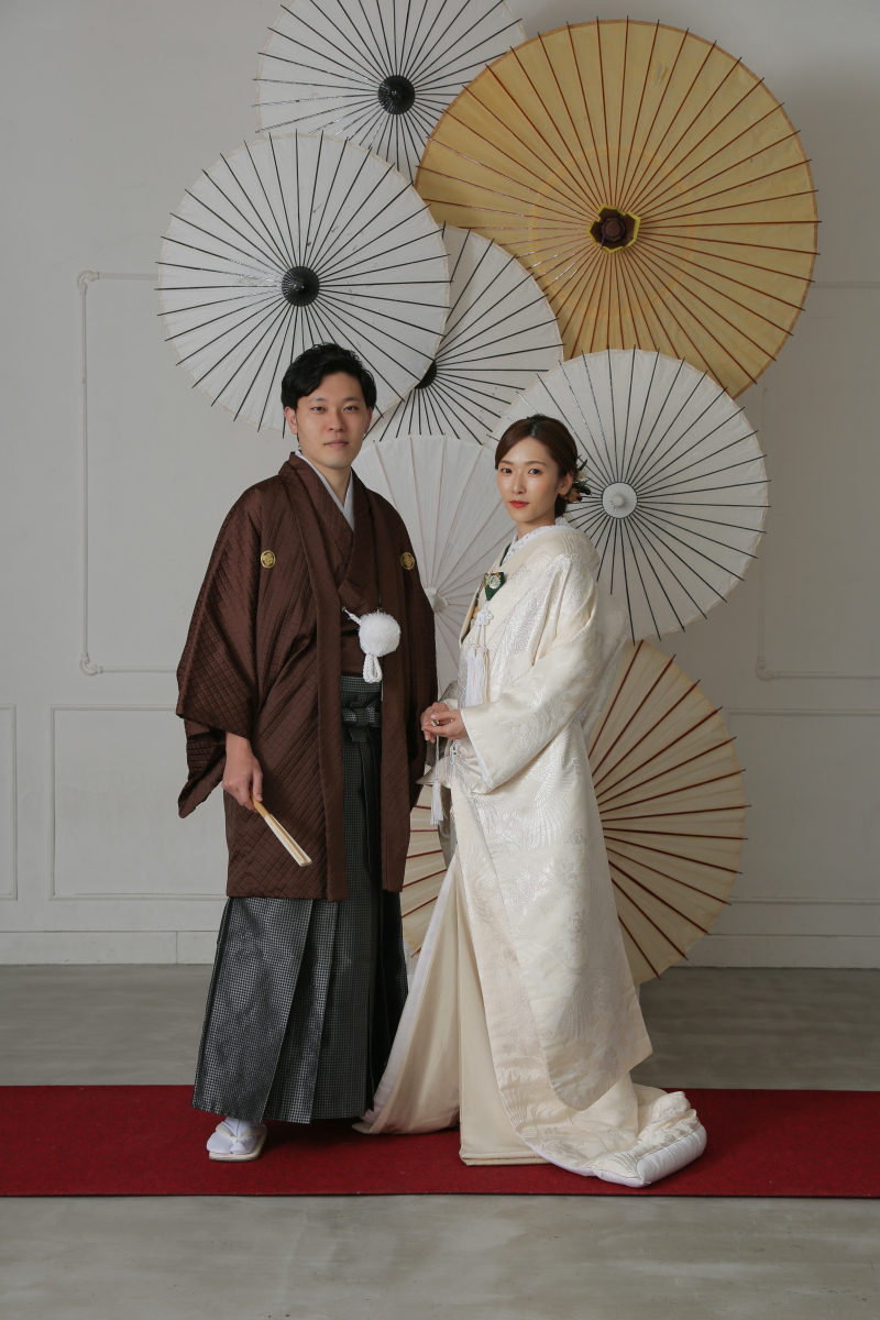 お好みの背景でおふたりの結婚写真を!