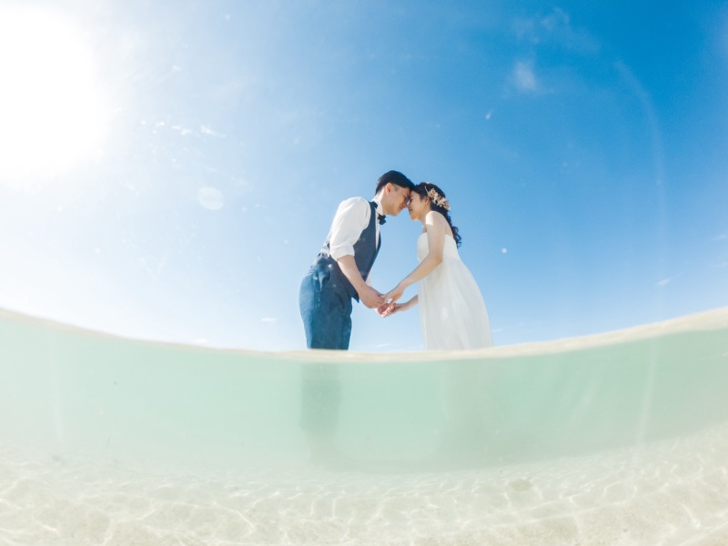 ビーチでお二人らしく