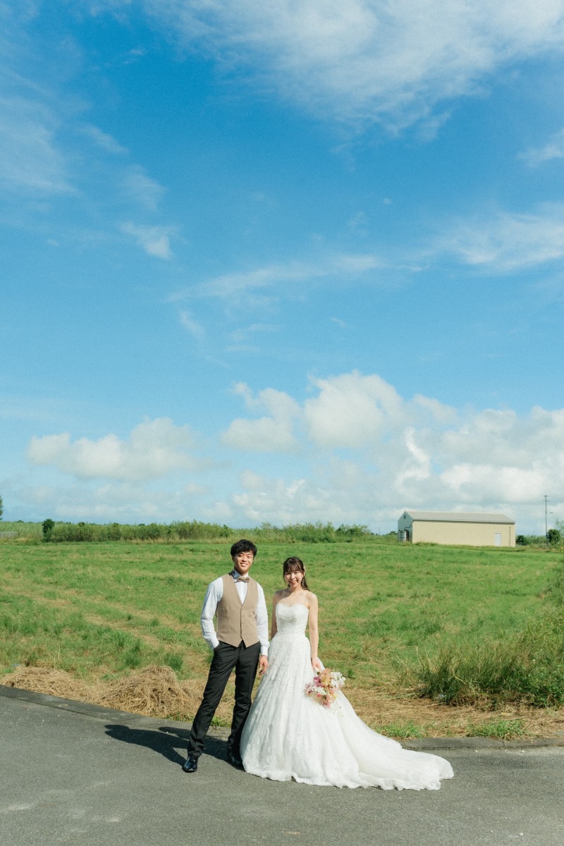 宮古島の美しい青空と広い海を背景に、