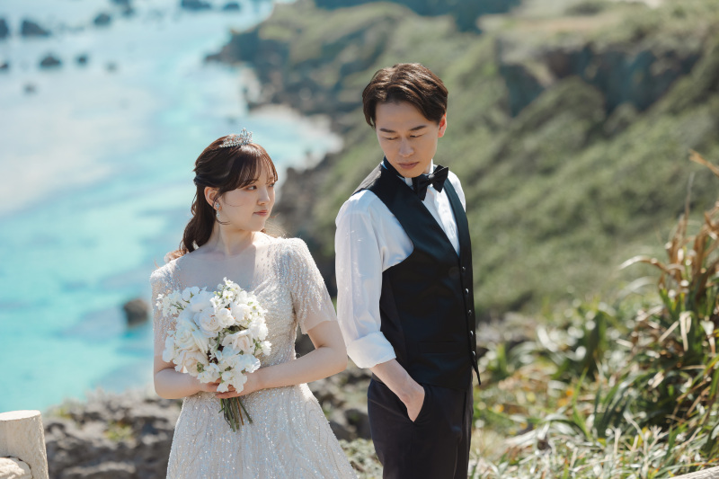 背中合わせ