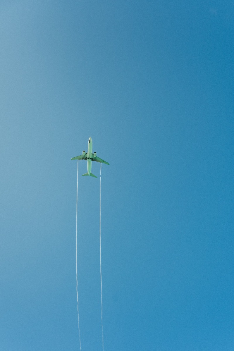 青空と飛行機