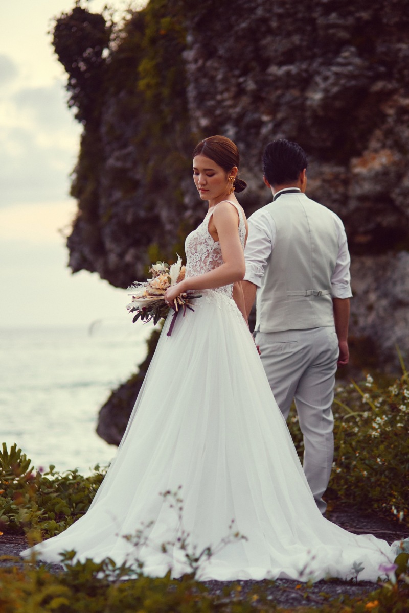 夕陽の中で特別な思い出を残しましょう。