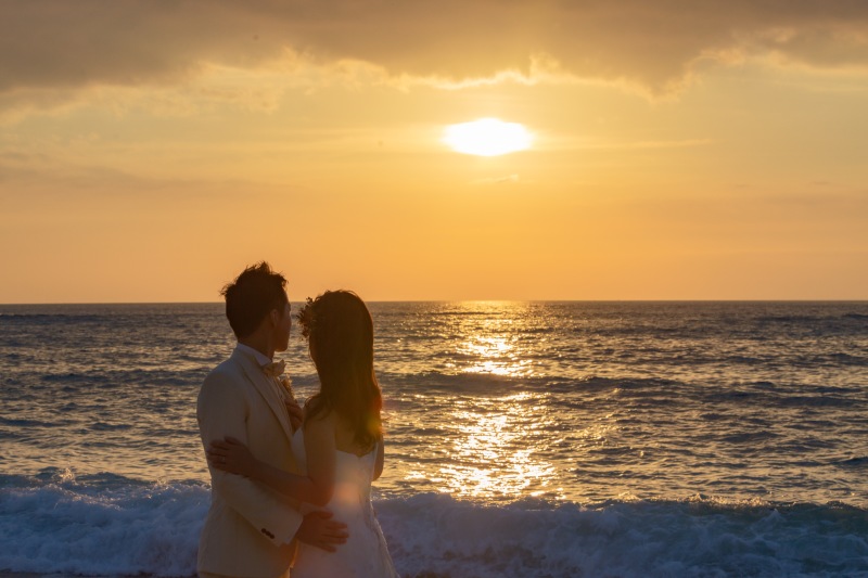 沈みゆく夕日を眺めて