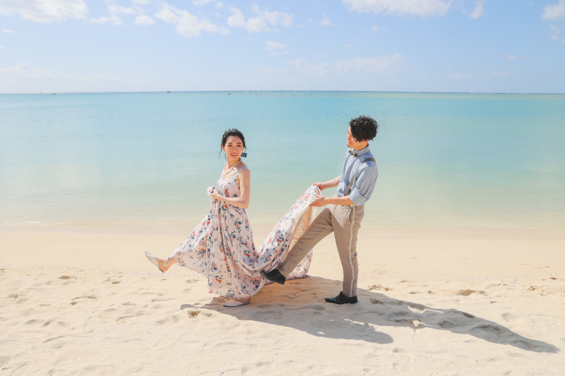 カラードレス×ビーチフォトウェディング