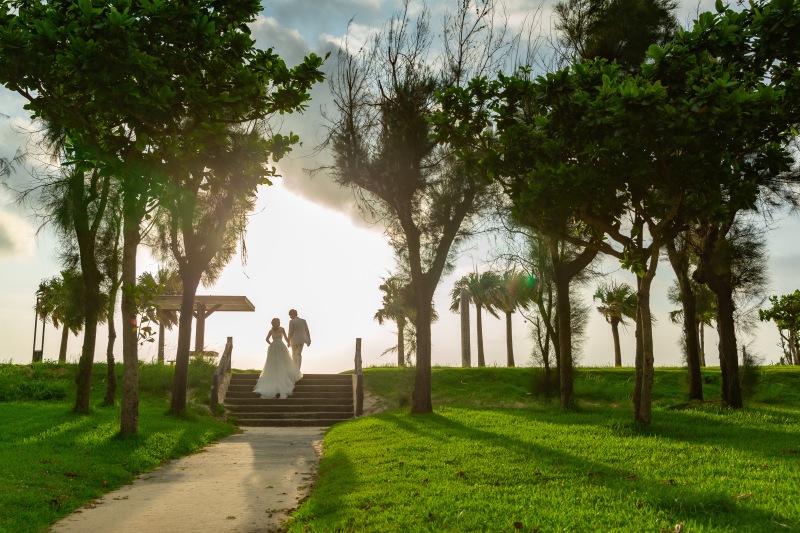 夕日のビーチへ
