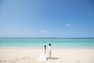 瀬底ビーチとフクギ並木