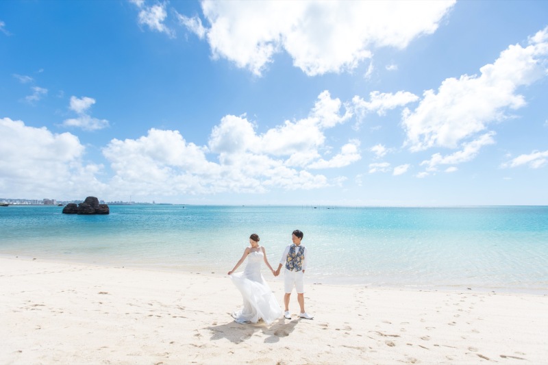 広い空と綺麗な海