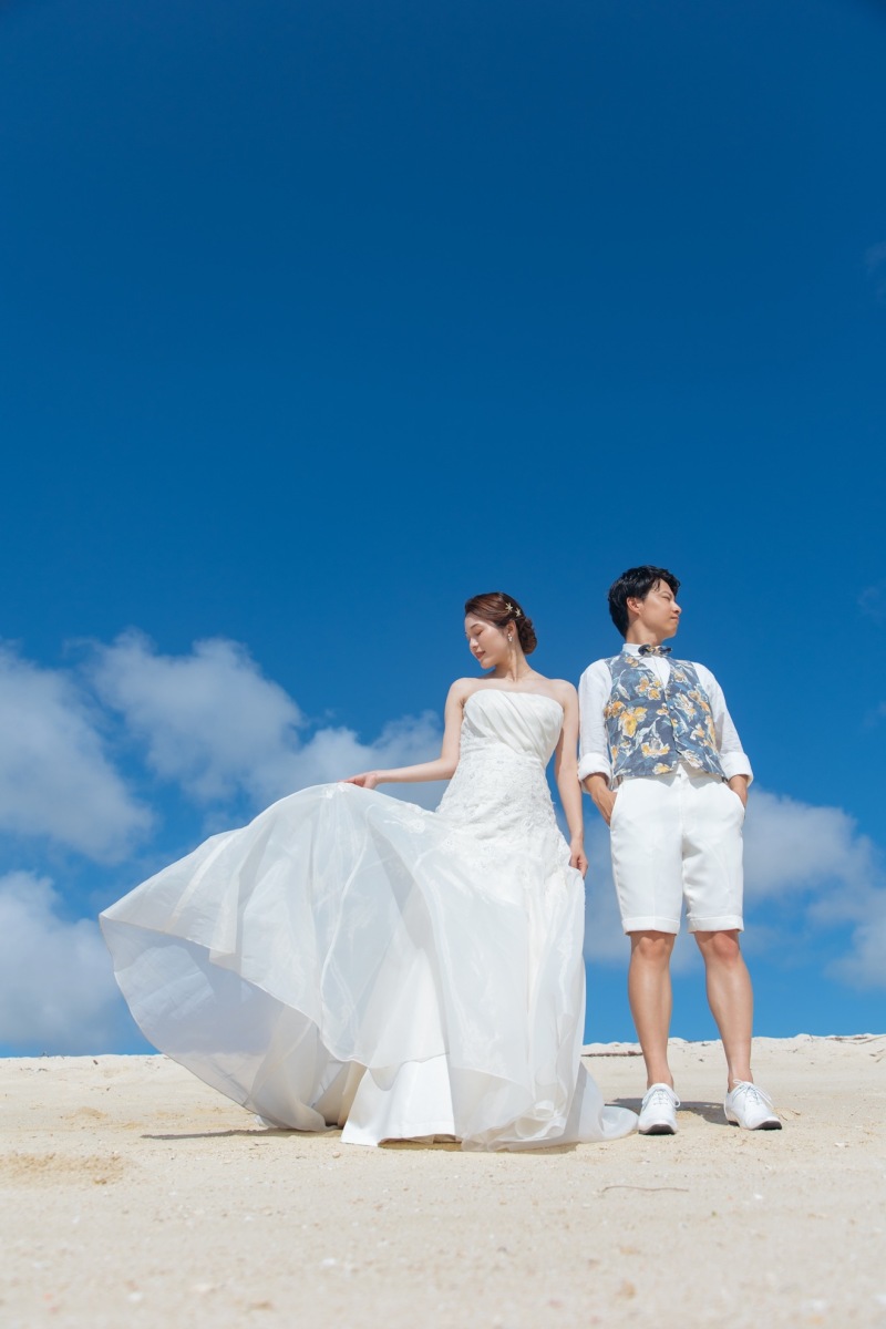 青い空と白い砂浜