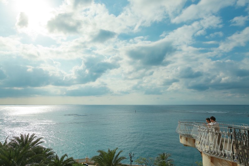 背景を生かして