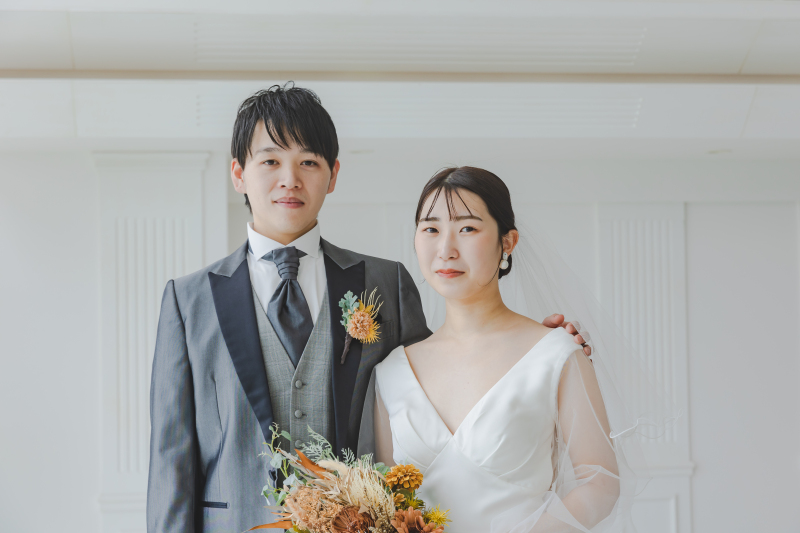 チャペルの白壁でシンプルな撮影も