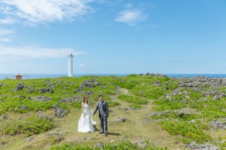 ビーチと残波岬と夕日