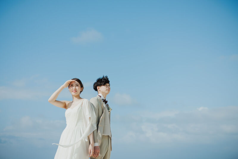 青空をバックに