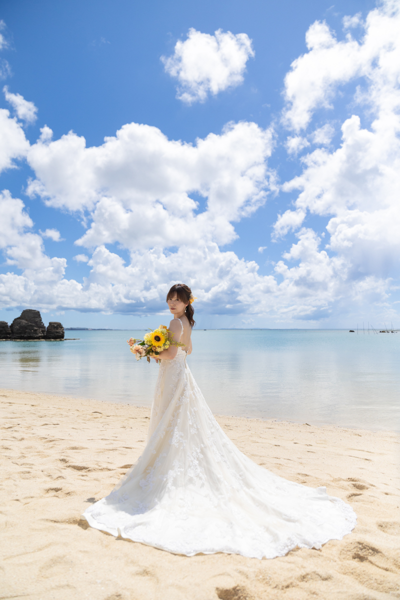 振り返り美人な新婦さん登場!
