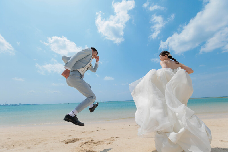 海に向かってジャンプ！