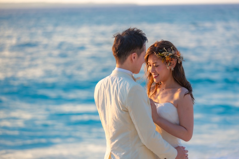 お二人を照らす夕日