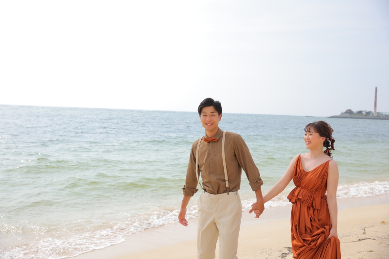 浜辺を歩きながら