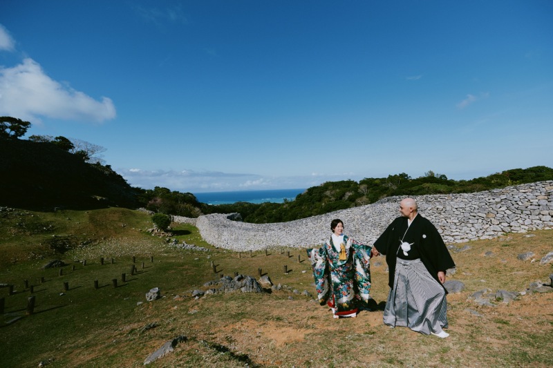 海を望める高台にあります