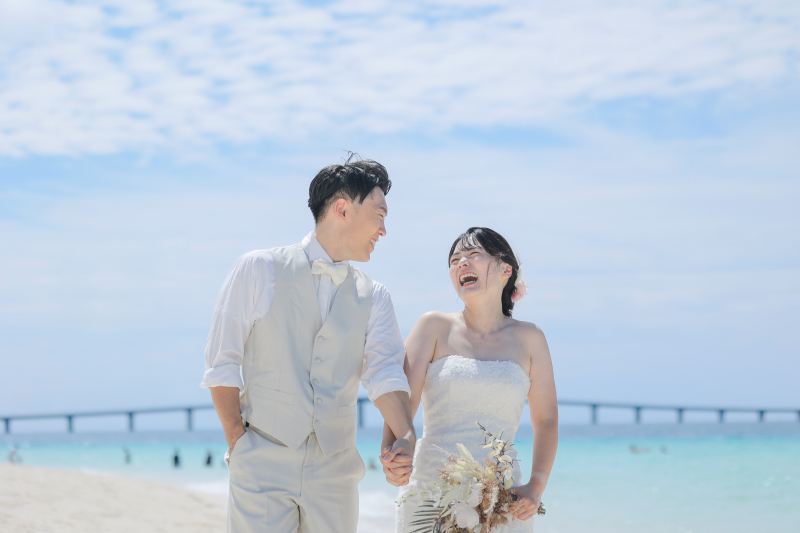 来間大橋をバックに！