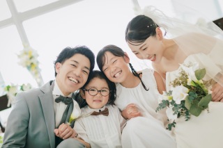 大切な家族と一緒に！沖縄で叶えるウェディングフォト