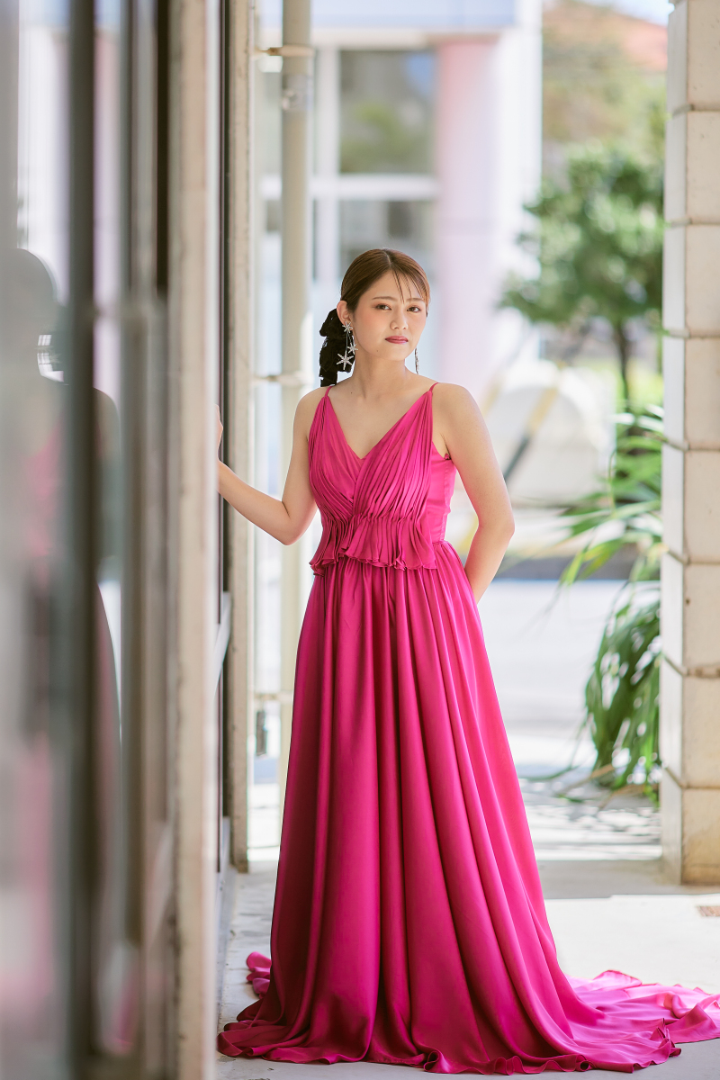 STUDIO SUNS沖縄(スタジオSUNS)_カラードレスが豊富