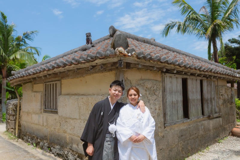 STUDIO SUNS沖縄(スタジオSUNS)_色打掛・着物が豊富