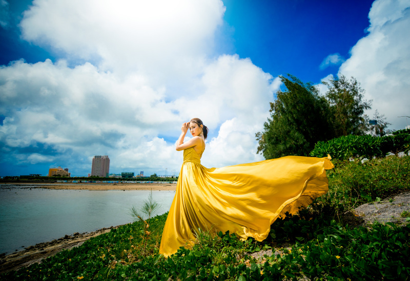 STUDIO SUNS沖縄(スタジオSUNS)_カラードレスが豊富