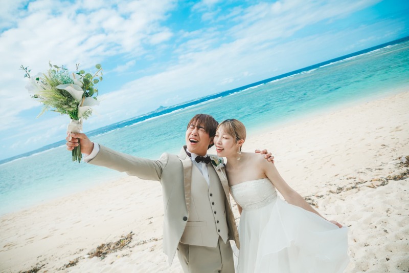 【海の贅沢な広さと透明感♪】北部ビーチフォト♢写真データ&アルバム、衣装、アクセサリー、ブーケ、靴も全部込み!