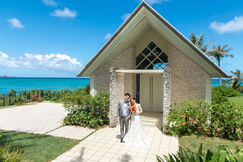 【200,530円】恩納村リゾートエリアでビーチロケ＆チャペル＆ガーデンフォトがセット♢広大な敷地で全部まるごと叶う♬データ付き