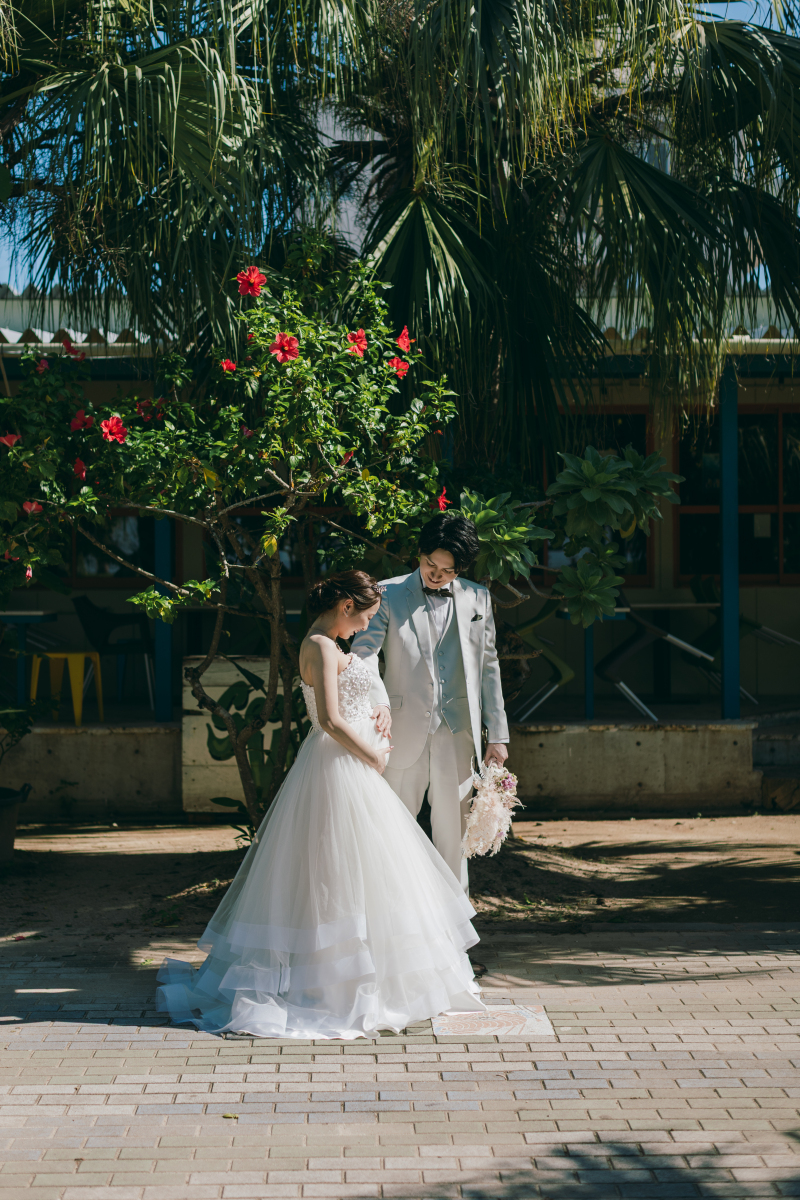 【ビーチで緑も撮れる？！】手ぶらでOK！沖縄ブルー満喫ビーチフォト　（衣装・ヘアメイク・アクセサリー・ブーケ・靴含む）