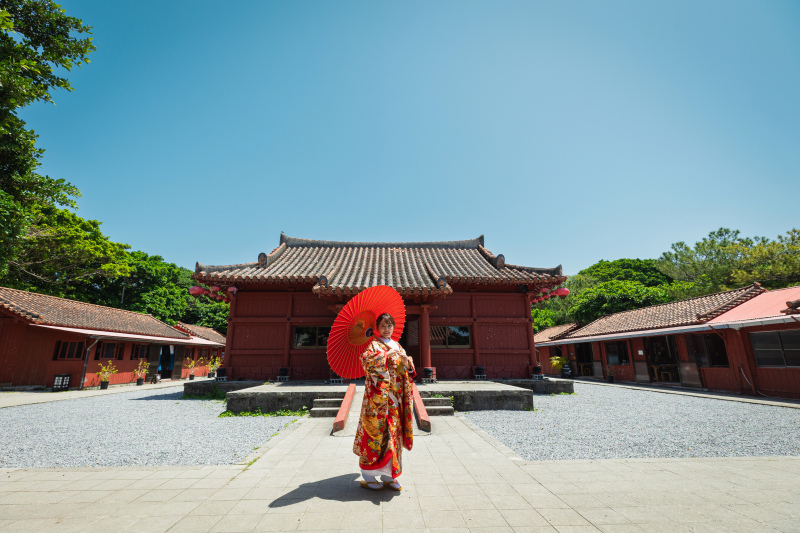 【沖縄の歴史を刻む】むら咲むら&ビーチ♢写真データ付き♢衣装・ヘアメイク・アクセサリー・ブーケ・靴も含む
