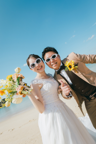 【コスパ最強】手ぶらでOK！沖縄ブルー満喫ビーチフォト　（衣装・ヘアメイク・アクセサリー・ブーケ・靴含む）