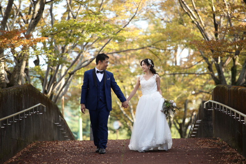 紅葉し始めた球場で