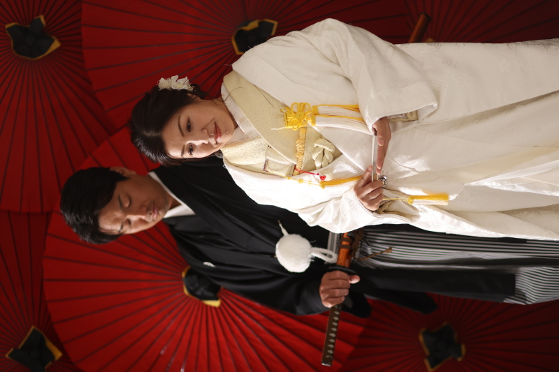 赤い傘のスタジオセット