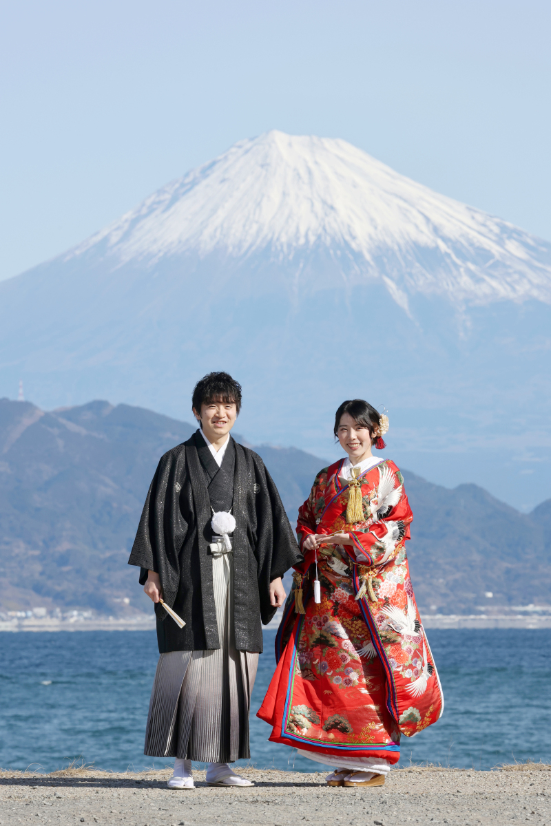 雪の積もった富士山