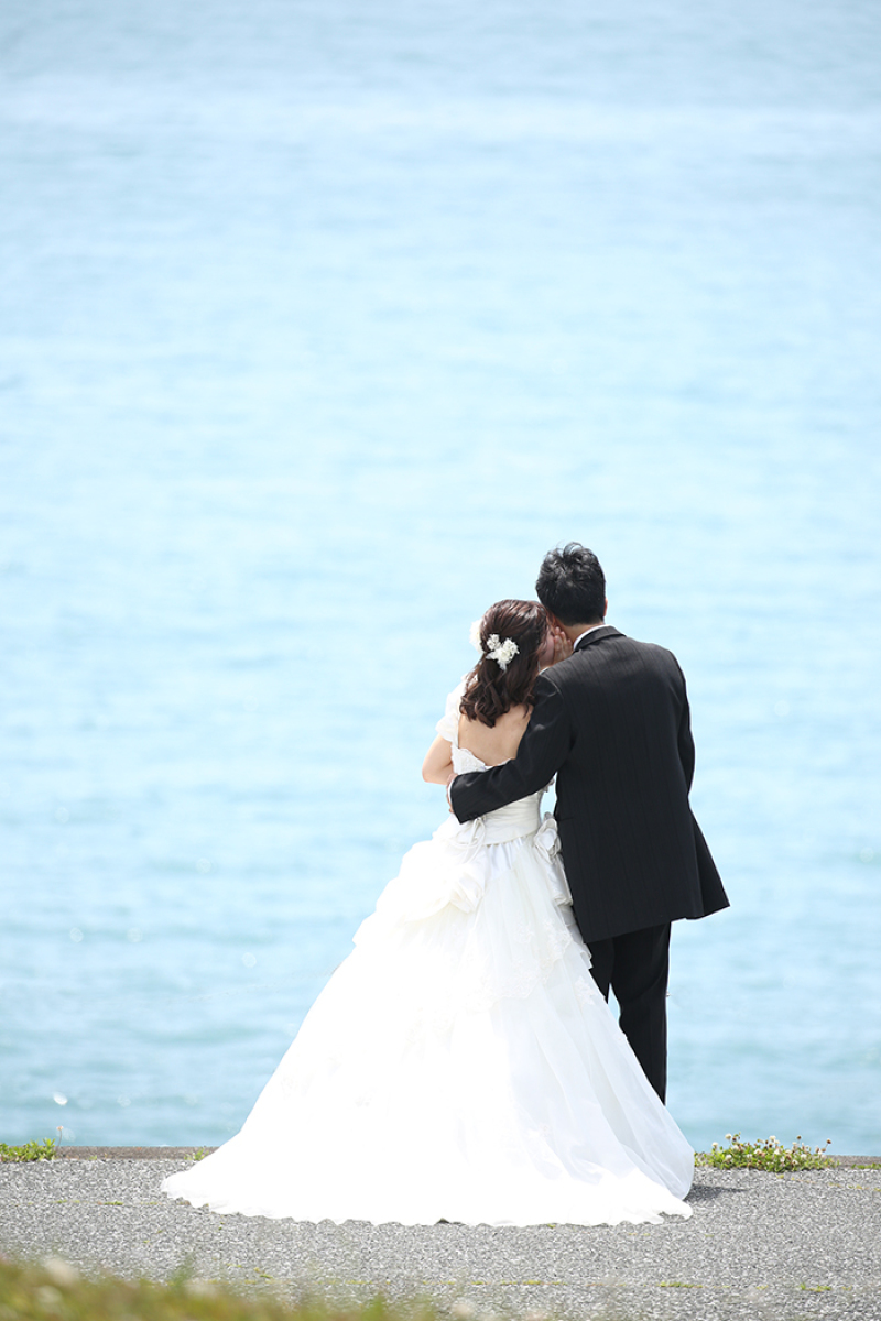 キラキラ光る海を見ながらの撮影も素敵です!