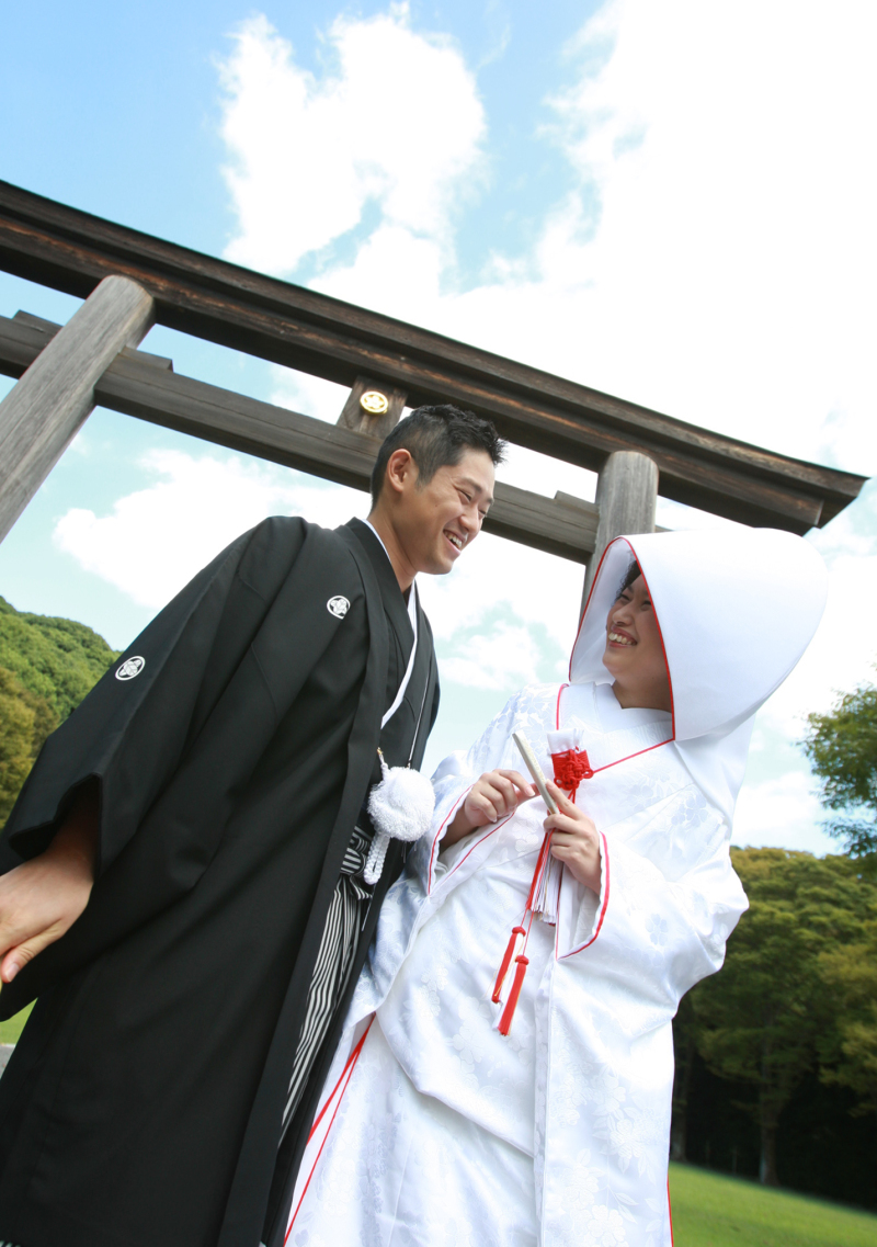 挙式をしないで撮影ができる神社は少ないです