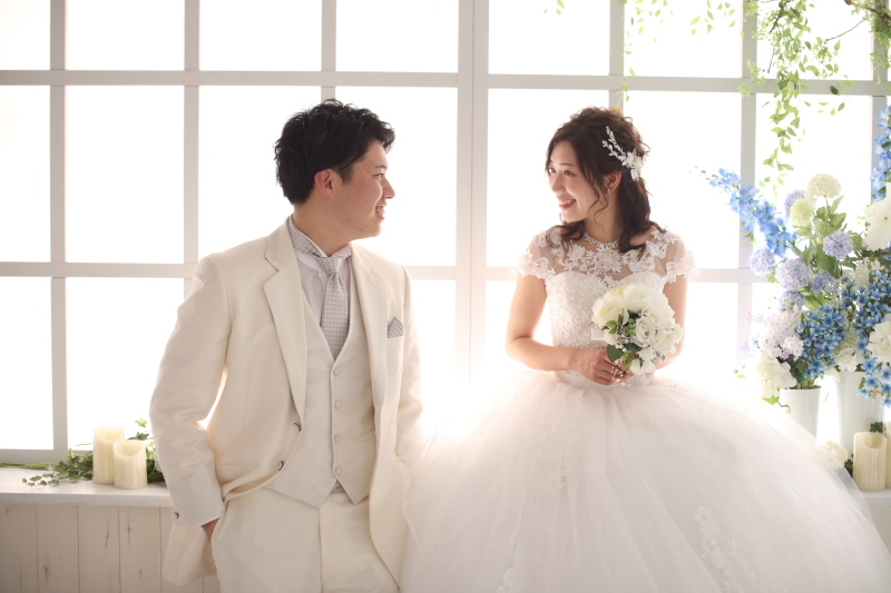 【和装&洋装2着でスタジオ撮影】選べる特典付き！ 平日28％OFF ・土日祝日 20％OFF ※10月末までに撮影のお客様限定