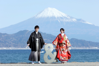 【洋装和装どちらかの衣裳でロケ撮影・どちらかの衣裳でスタジオ撮影】平日25％オフ 土日祝10％オフ ※3月末までに撮影の方限定