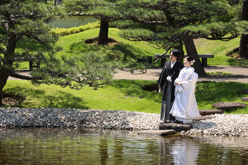 涼しい茶室と庭園での和装ロケーション撮影